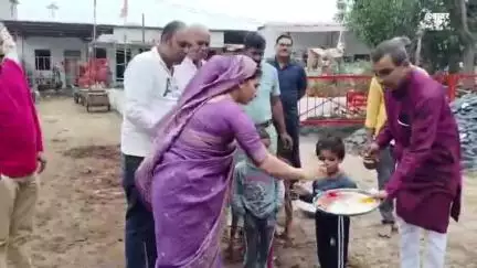 खंडवा नगर: खंडवा विधायक ने श्री गणेश गौशाला में हाई मास्ट का लोकार्पण किया