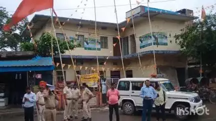 परसा: पीएम के दौरे को लेकर परसा क्षेत्र में बढ़ी चौकसी, जगह-जगह पुलिस बल तैनात