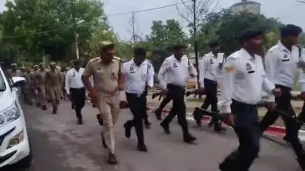 कन्नौज: पुलिस लाइन कन्नौज के मैदान में एसपी की मौजूदगी में दौड़ लगाते दिखे पुलिसकर्मी