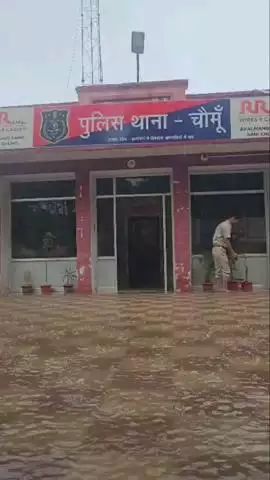 चौमूं: चोंमू में मानसून की बारिश ने नगर परिषद प्रशासन की पोल खोली, थाना अधिकारी के कक्ष सहित कई जगहों पर भरा बारिश का पानी