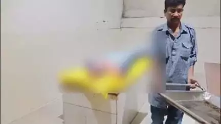 धवारी में युवक की जलकर मौत, परिजनों ने जलाकर मारने का आरोप लगाया, शव पोस्टमार्टम के लिए अस्पताल भेजा