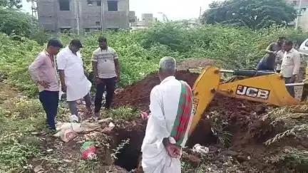 ಜಮಖಂಡಿ: ನಗರದಲ್ಲಿ ವಿಶ್ವ ಹಿಂದೂ ಪರಿಷತ್ ಕಾರ್ಯಕರ್ತರ ಕಾರ್ಯಕ್ಕೆ ಇಡೀ ನಗರವೇ ಸೆಲ್ಯೂಟ್ ಅಂತಿದೆ,ಅಷ್ಟಕ್ಕೂ ಮಾಡಿದ್ದೇನು?