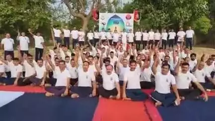 रायसिंहनगर: रायसिंहनगर में अंतर्राष्ट्रीय योग दिवस के उपलक्ष में सीमा सुरक्षा बल कैंपस में कार्यक्रम का आयोजन