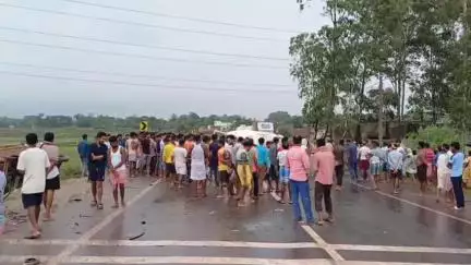 বলরামপুর: বিয়েবাড়ি থেকে ফেরার পথে বলরামপুরের নামশোলে লরির সঙ্গে গাড়ি সংঘর্ষে মৃত 9