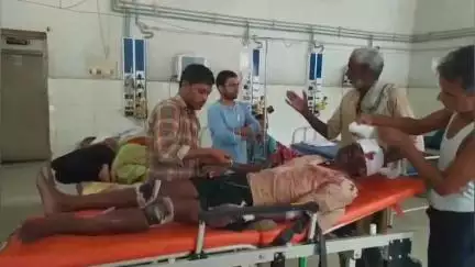 मोकामा: हाथीदह सिमरिया पुल पर सड़क हादसे में अज्ञात वाहन की टक्कर से एक व्यक्ति गंभीर घायल