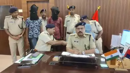 अररिया: मटियारी पुल के पास मक्का लूट मामले में पुलिस ने दो आरोपियों को किया गिरफ्तार, ट्रैक्टर भी किया बरामद