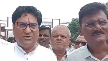 बुरहानपुर नगर: बुरहानपुर: आयुष्मान कार्ड न बनने से पंचायत सचिव परेशान, कलेक्टर कार्यालय में बताई समस्या