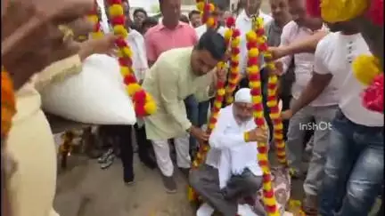होशंगाबाद नगर: नर्मदापुरम सांसद का ग्रामीणों ने मूंग से किया तुलादान, वीडियो वायरल