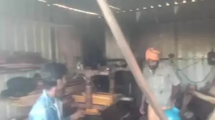 ಹನೂರು: ಕೌದಳ್ಳಿ ಗ್ರಾಮದಲ್ಲಿ ಅಂಗಡಿಯೊಂದಕ್ಕೆ ಬೆಂಕಿ, ಲಕ್ಷಾಂತರ ರೂ. ನಷ್ಟ