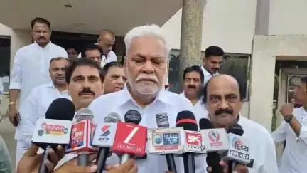આણંદ શહેર: સરદાર પટેલ બેન્કવેટ ખાતે પ્રાથના સભામાં સાંસદ અને પૂર્વ કેન્દ્રિય મંત્રીએ પ્રતિક્રિયા આપી