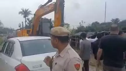 पंचकूला: एंटी नारकोटिक सेल टीम ने कालका नगर परिषद के साथ मिलकर एनडीपीएस एक्ट में शामिल लोगों की अवैध झुग्गियाँ गिराईं