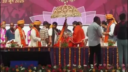 सागर नगर: डॉ. हरिसिंह गौर विश्वविद्यालय पहुंचे पद्म विभूषण स्वामी रामभद्राचार्य, डिप्टी सीएम राजेंद्र शुक्ला भी थे मौजूद