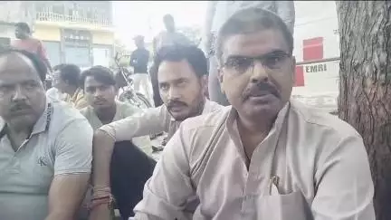 इतनी बड़ी घटना होने के बाद भी ना तो मेडिकल कराया गया और ना ही मुकदमा पंजीकृत कराया गया और ना ही कोई कार्रवाई की गई।