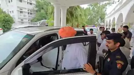 झज्जर: झज्जर संवाद भवन पहुंचे हरियाणा के कृषि मंत्री श्याम सिंह राणा, स्वागत हुआ, विपक्ष पर किया कटाक्ष