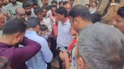 खंडवा नगर: कल्लंगंज में अतिक्रमण हटाने पहुंची निगम और पुलिस, हुआ विरोध