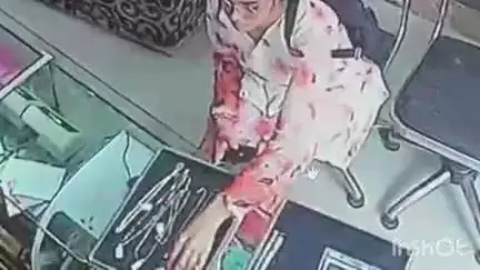 सिरोही: शहर के मुख्य बाजार स्थित एक ज्वेलर्स की दुकान में हुई चोरी, CCTV में कैद हुई वारदात