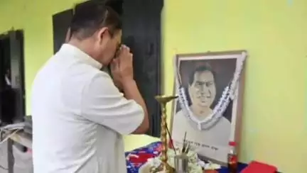 তেজপুৰ: বৰগাঁও প্ৰজাপতি উচ্চতৰ মাধ্যমিক বিদ্যালয়ত বিষ্ণুপ্ৰসাদ ৰাভাৰ স্মৃতি দিৱস উদ্‌যাপন, উপস্থিত বিধায়ক গনেশ কুমাৰ লিম্বু