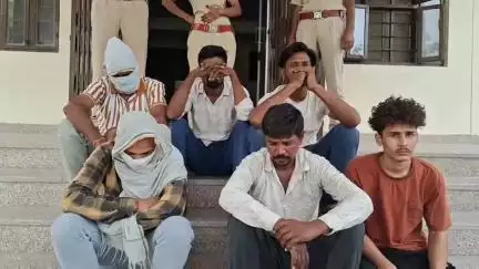 चूरू: एरिया डोमिनेशन अभियान के तहत कोतवाली पुलिस ने पंखा सर्किल के पास सहित शहर से 6 लोगों को किया गिरफ्तार