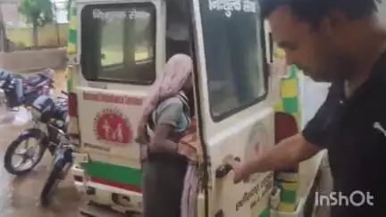 कोदोपारा पंचायत अंतर्गत टुकुटोली में बारिश से कच्चा मकान गिरा, पिता-पुत्री गंभीर घायल