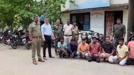 कांकेर: ग्राम मर्दापोटी के जंगल में चल रहे जुए के अड्डे पर कांकेर पुलिस ने की रेड, सात आरोपी गिरफ्तार