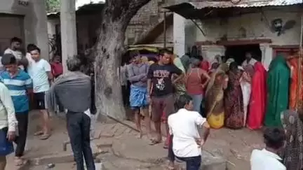 मंझनपुर: जवई पड़री में बिस्तर पर सो रही 13 वर्षीय किशोरी को सांप ने डसा, किशोरी की मौत