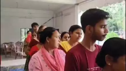 রায়গঞ্জ: রায়গঞ্জ পৌর এলাকায় বাড়ি বাড়ি দীঘার জগন্নাথ মন্দিরের প্রসাদ বিতরন শুরু, উপস্থিত পৌর প্রশাসক সন্দীপ বিশ্বাস