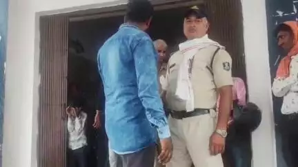 ताला पुलिस ने ग्राम छतुरिया में छापेमारी कर एक आरोपी को गिरफ्तार किया, कब्जे से 14 शीशी नशीली कफ सिरप बरामद