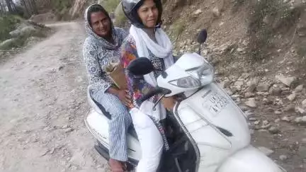 8किलोमीटर रोड पेन्टीग होनी थी मगर चार किलोमीटर हो पाई
जनता आक्रोश है बांचा हुआं पोटसन कब होगा