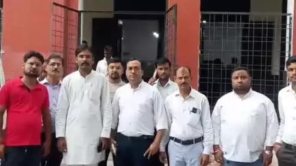 शाहजहांपुर: जन राज्य फ्रंट इंडिया के कार्यकर्ताओं ने आमजन से जुड़ी समस्याओं को लेकर कलेक्ट्रेट में जिला प्रशासन को ज्ञापन दिया