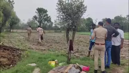 शाहपुरा: शाहपुरा थाना क्षेत्र में एक युवती का शव पेड़ पर लटका मिला, पुलिस जांच में जुटी