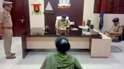 अकबरपुर: माती पुलिस कार्यालय में SP ने पीड़ितों व फरियादियों की सुनीं समस्याएं, सभी संबंधित को निस्तारण के लिए दिए निर्देश