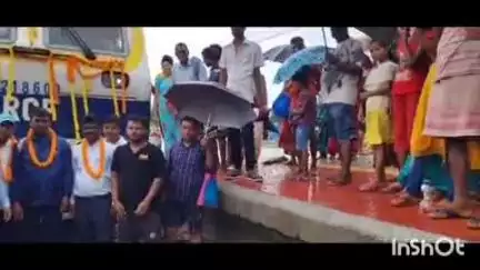 मनोहरपुर: ग्रामीणों ने घाघरा हॉल्ट का 12वां स्थापना दिवस मनाया