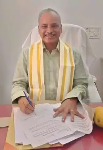 మార్కాపురం: ఉప విద్యాశాఖ అధికారిగా బాధ్యతలు స్వీకరించిన మామిళ్ళపల్లి శ్రీనివాసులు