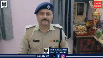 फतुहां थाना क्षेत्र के डकैती कांड में वांछित 01 अभियुक्त को 01 देशी कट्टा एवं जिंदा कारतूस के साथ गिरफ्तार किया गया है।