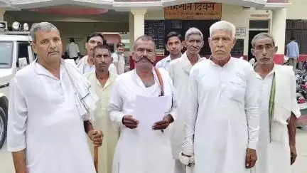 सहसवान: जरीफनगर थाना क्षेत्र में ग्राम सभा की जमीन पर अवैध कब्जा करने का आरोप, पुलिस व एसडीएम को लोगों ने दिया शिकायती पत्र