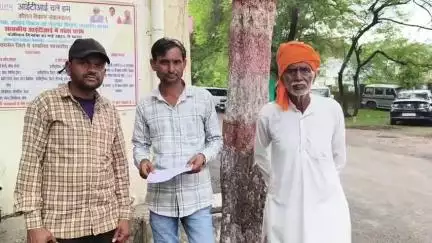रायसेन: ग्राम पग्नेश्वर में सी.सी. रोड निर्माण में भ्रष्टाचार का आरोप, ग्रामीणों ने कलेक्टर से जांच की मांग की