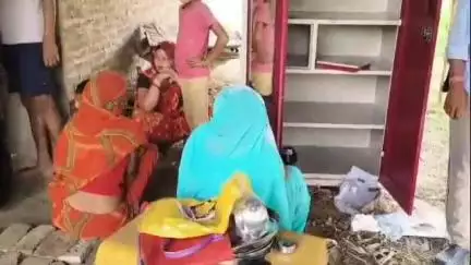 बिसवां: रेउसा के अकसोहा गांव में चोरों ने एक घर को निशाना बनाते हुए नकदी, जेवर, बर्तन सहित लाखों का सामान किया चोरी