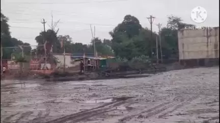 कोरबा: बरसात ने कुसमुंडा क्षेत्र की सड़कों की दशा बिगाड़ दी,सुधार के लिए भाजपाइयों ने SECL कुसमुंडा जीएम को सौंपा ज्ञापन