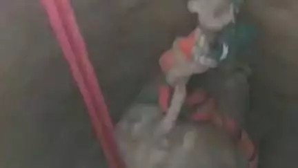 चम्पावत: चौकी ग्राम पंचायत में गहरे कुएं में गिरे गोवंश का फायर और पुलिस विभाग की टीम ने किया रेस्क्यू