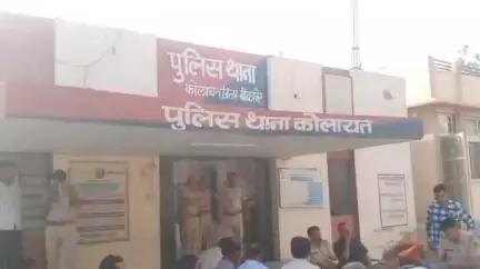 कोलायत: अज्ञात वाहन की टक्कर से बाइक सवार की मौत, कोलायत थाने में मुकदमा दर्ज, एक युवक का इलाज जारी, गंभीर घायल है युवक