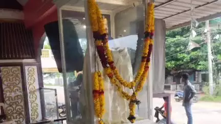 கிள்ளியூர்: இரவிபுத்தன்துறையில் புனித சூசையப்பர் குருசடி காணிக்கை பெட்டி உடைப்பு