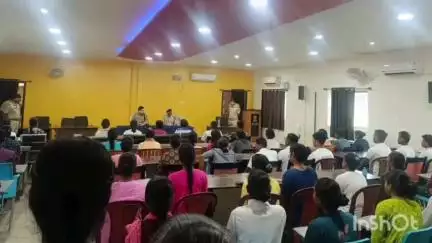 मुंगेर: पुलिस केंद्र मुंगेर सभागार में एसपी ने नव चयनित पुलिस कर्मियों को किया ब्रीफ