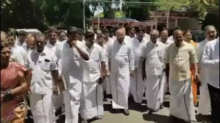 இராமநாதபுரம்: வாயைத் திறந்து பேசுங்கள் பழனிசாமி என பதிவிட்டதாக திமுக ஐடி விங்க் ற்கு எதிராக எஸ்பி அலுவலகத்தில் அதிமுகவினர் புகார்