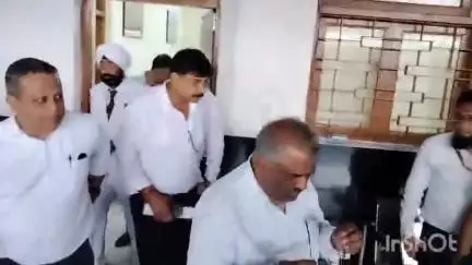 दुर्ग: दुर्ग रेलवे स्टेशन में दक्षिण पूर्व मध्य रेलवे के जीएम तरुण प्रकाश का निरीक्षण, सांसद विजय बघेल भी रहे मौजूद
