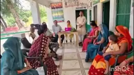 सलोन: भटनोसा पीएम श्री विद्यालय की प्रधानाध्यापिका को सेवानिवृत्त शिक्षकों ने किया सम्मानित, ग्रामीण व अन्य लोग रहे उपस्थित