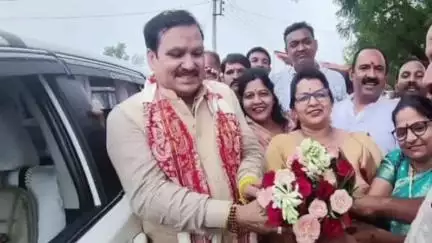 बड़वानी: जिले के प्रवास पर आए प्रभारी मंत्री ने लोहारा के शासकीय स्कूल में जनप्रतिनिधियों के साथ किया पौधारोपण