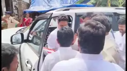 వెల్లమిల్లిలో నూతనంగా ఏర్పాటు చేసిన విద్యుత్ ట్రాన్స్ఫర్మర్లను ప్రారంభించిన ఎమ్మెల్యే ధర్మరాజు
