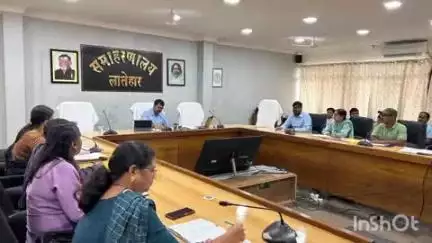 लातेहार: समाहरणालय में जिला समाज कल्याण कार्यालय एवं बाल संरक्षण इकाई के कार्यों की समीक्षा बैठक संपन्न