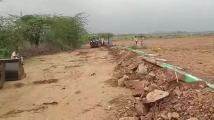 रेवदर: रेवदर के सिरोड़ी वाण गांव में प्रशासन ने अतिक्रमण पर की कार्रवाई, खातेदारों द्वारा किए अवैध अतिक्रमण पर चला पीला पंजा