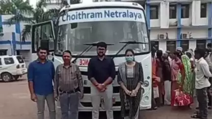 ठीकरी: सामुदायिक स्वास्थ्य केंद्र में नेत्र परीक्षण शिविर आयोजित, 38 मरीज़ ऑपरेशन के लिए इंदौर भेजे गए
